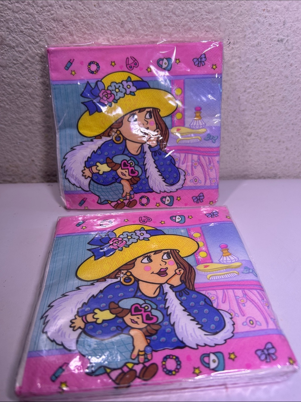 Unique Vintage  16 piece Pink & Yellow Fashion Girl Disposable Party Napkins